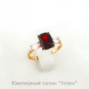 Кольцо серебряное позолоченное с гранатом и фианитами