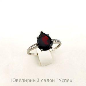 Кольцо серебряное с гранатом